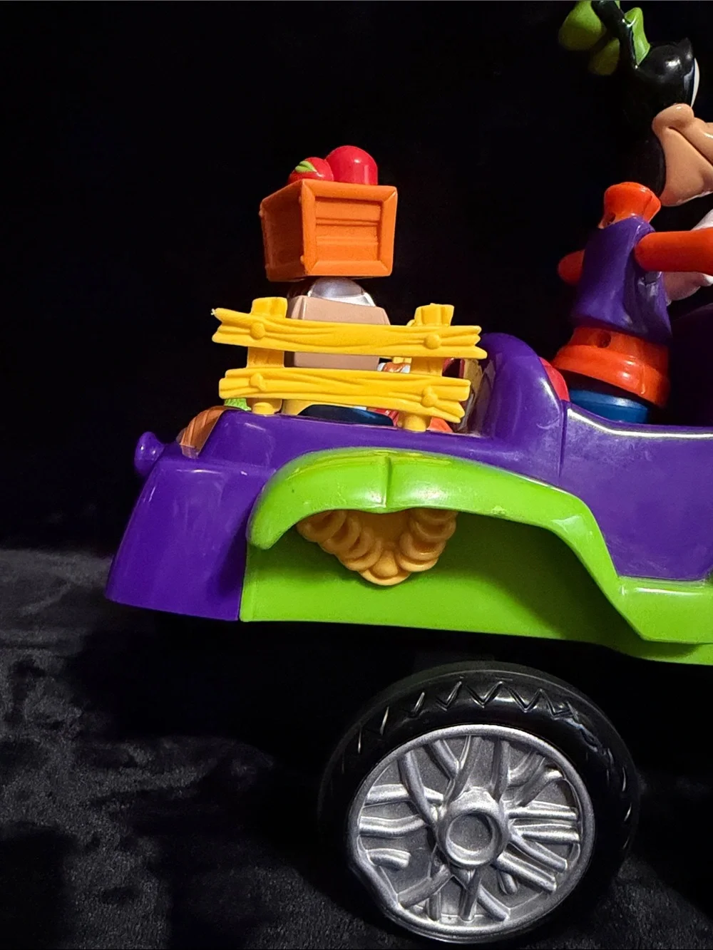 2000 Disney Goofy Jalopy Car Let’s Go For a Bumpy Ride Vehicle Sounds & Vibrates